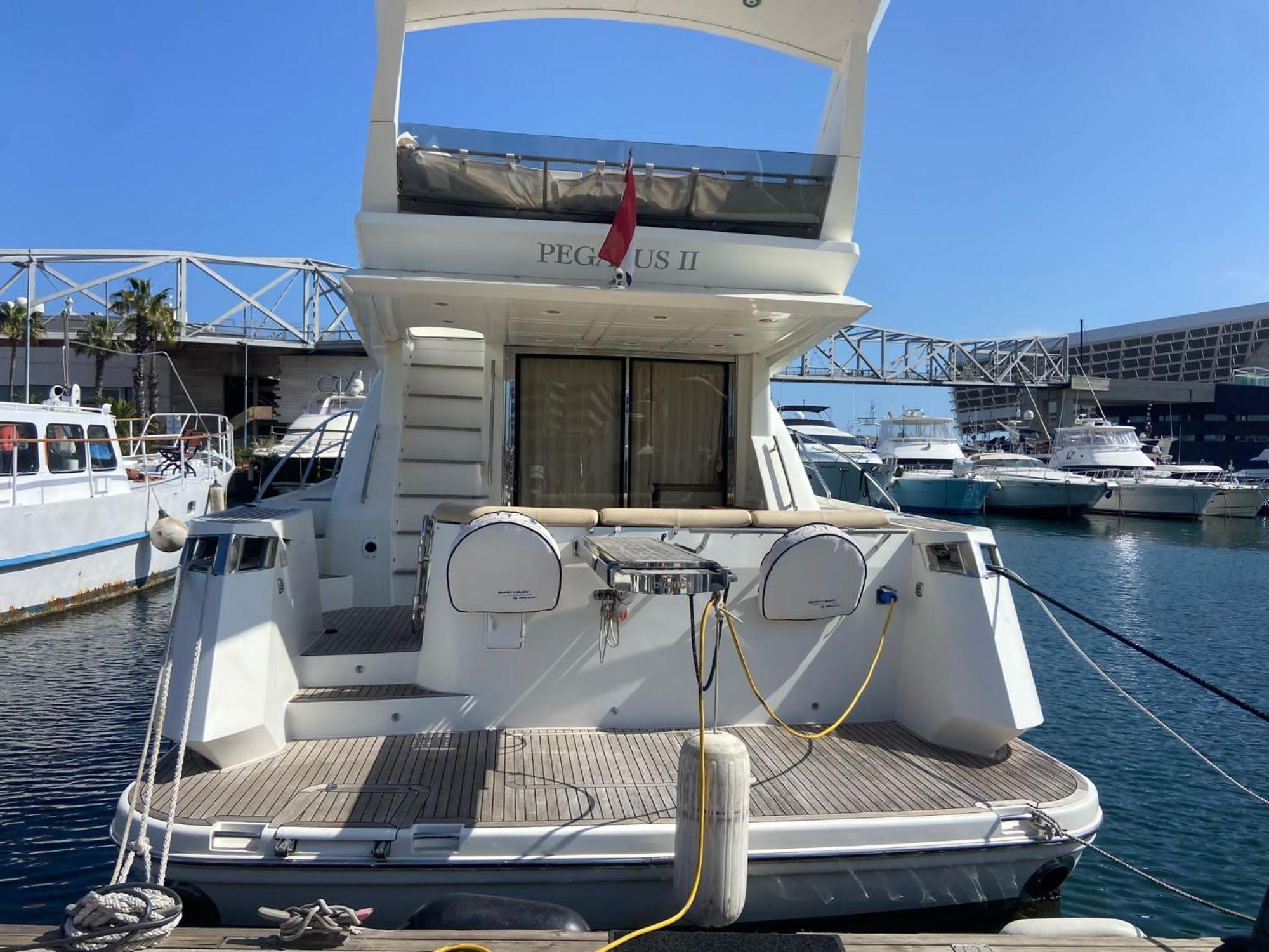 Готель Yacht Pegasus II Барселона Екстер'єр фото