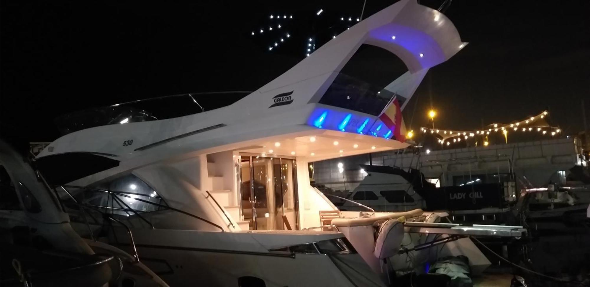 Готель Yacht Pegasus II Барселона Екстер'єр фото